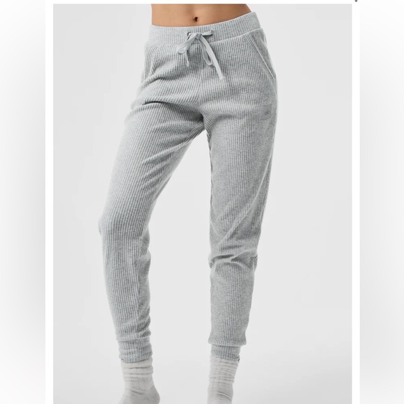 Alo Muse Sweatpants - Picture 1 of 12